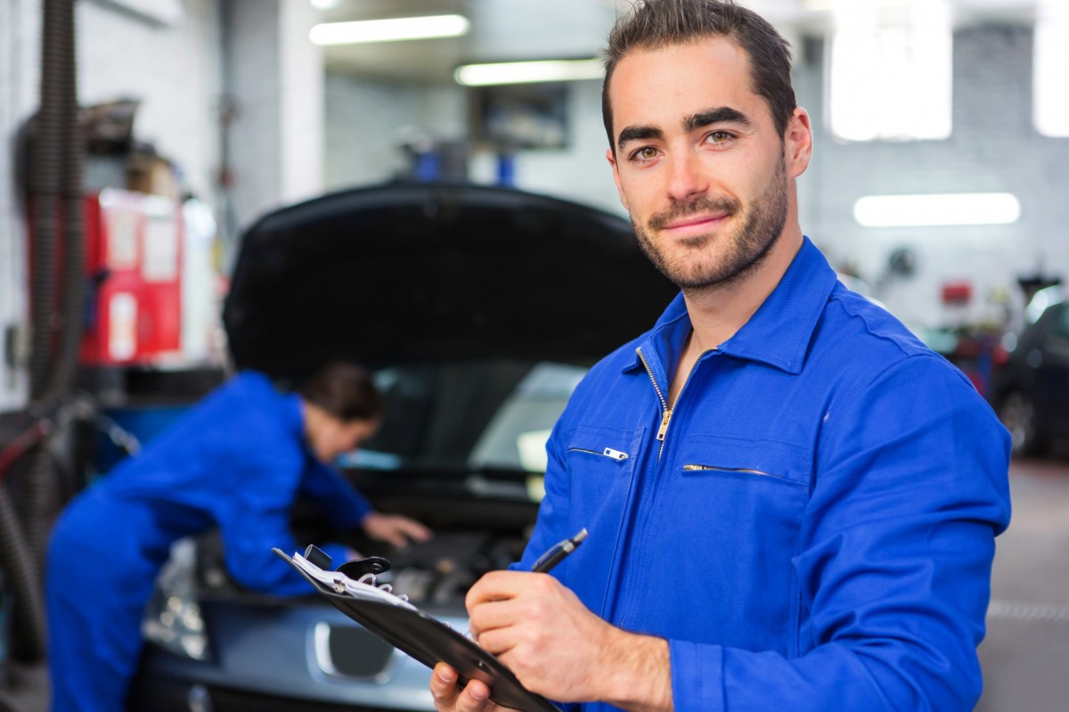 technician in auto shop